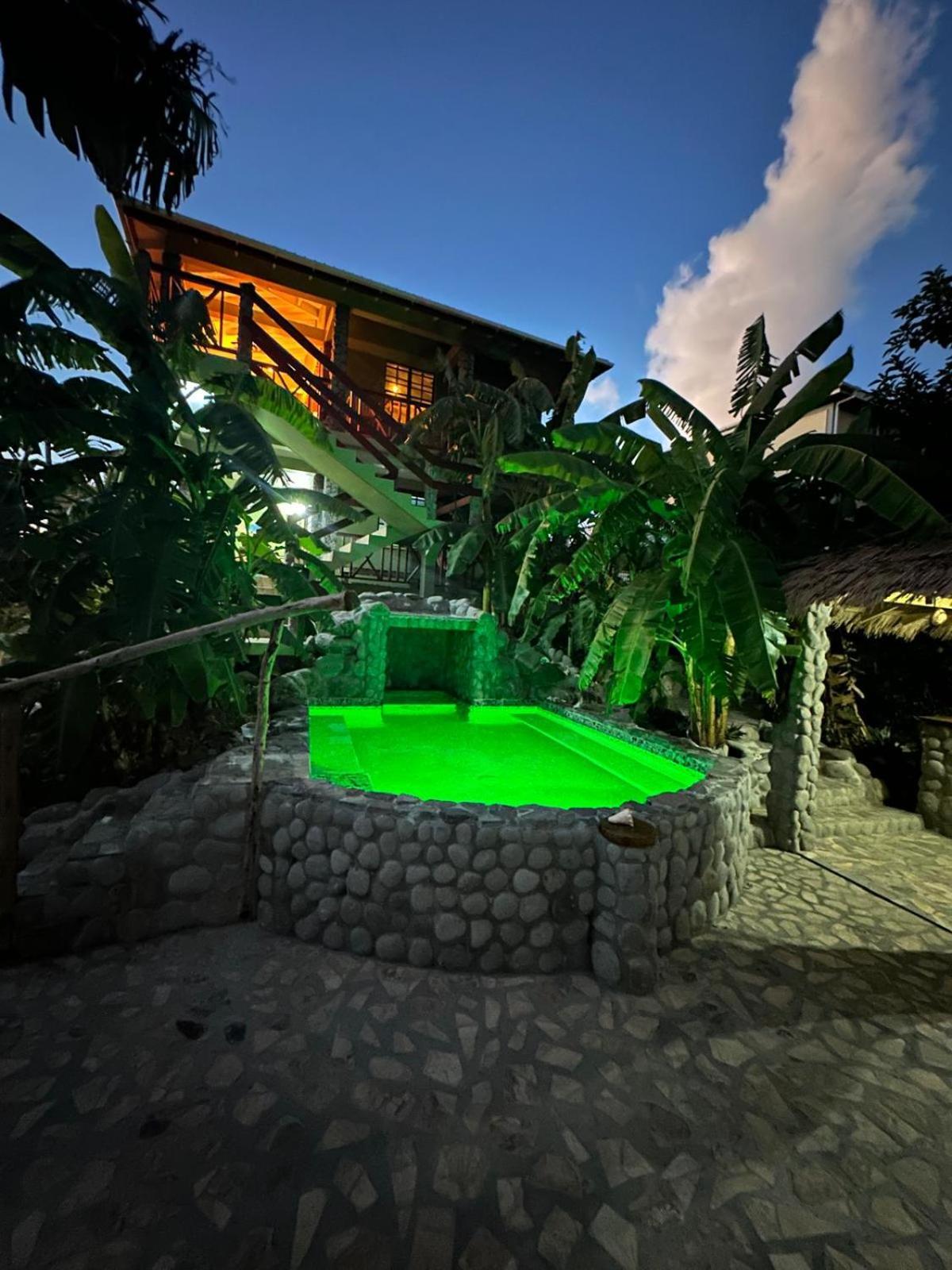 Orchid Resort Ltd Guillet 外观 照片